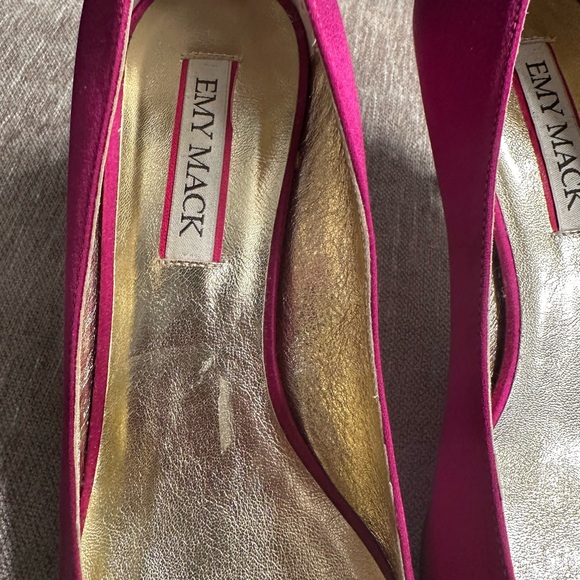 NWOB Emy Mack FUSCIA kitten heels. - Picture 6 of 6
